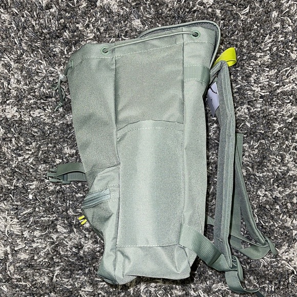 New VOLCOM Vol Stone Drawstring Bag (Backpack) in Light Army Green - Picture 12 of 15